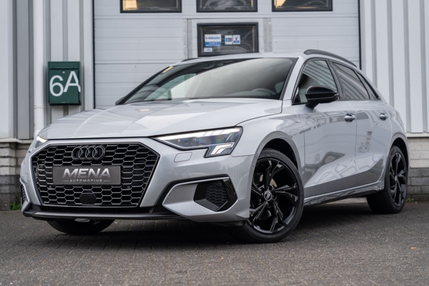 Audi A3 Sportback - Audi A3 Sportback 35 TFSI S-line Matrix Night pakket - AutoWereld.nl