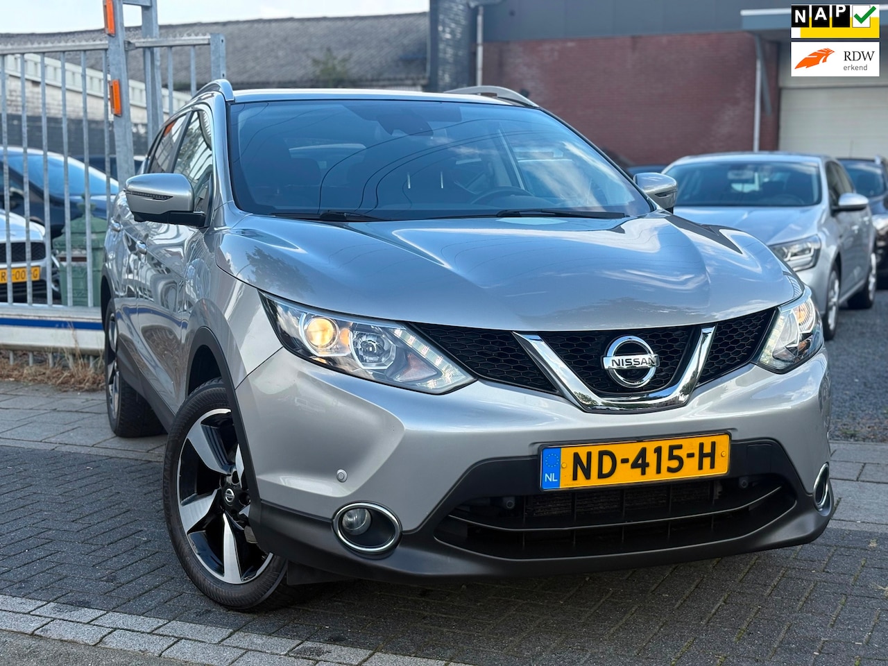 Nissan Qashqai - 1.2 N-Connecta | Panoramadak | Trekhaak | A.Camera | Cruise control | - AutoWereld.nl