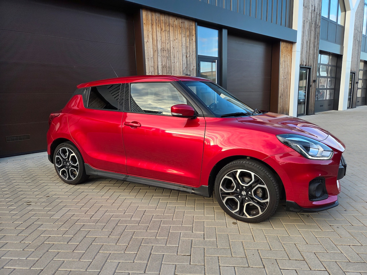Suzuki Swift - 1.4 Sport Smart Hybrid - 27300 KM - AutoWereld.nl