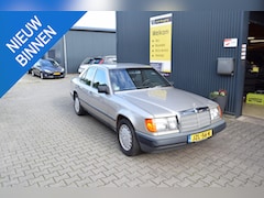 Mercedes-Benz 200-500 (W124) - 260 E