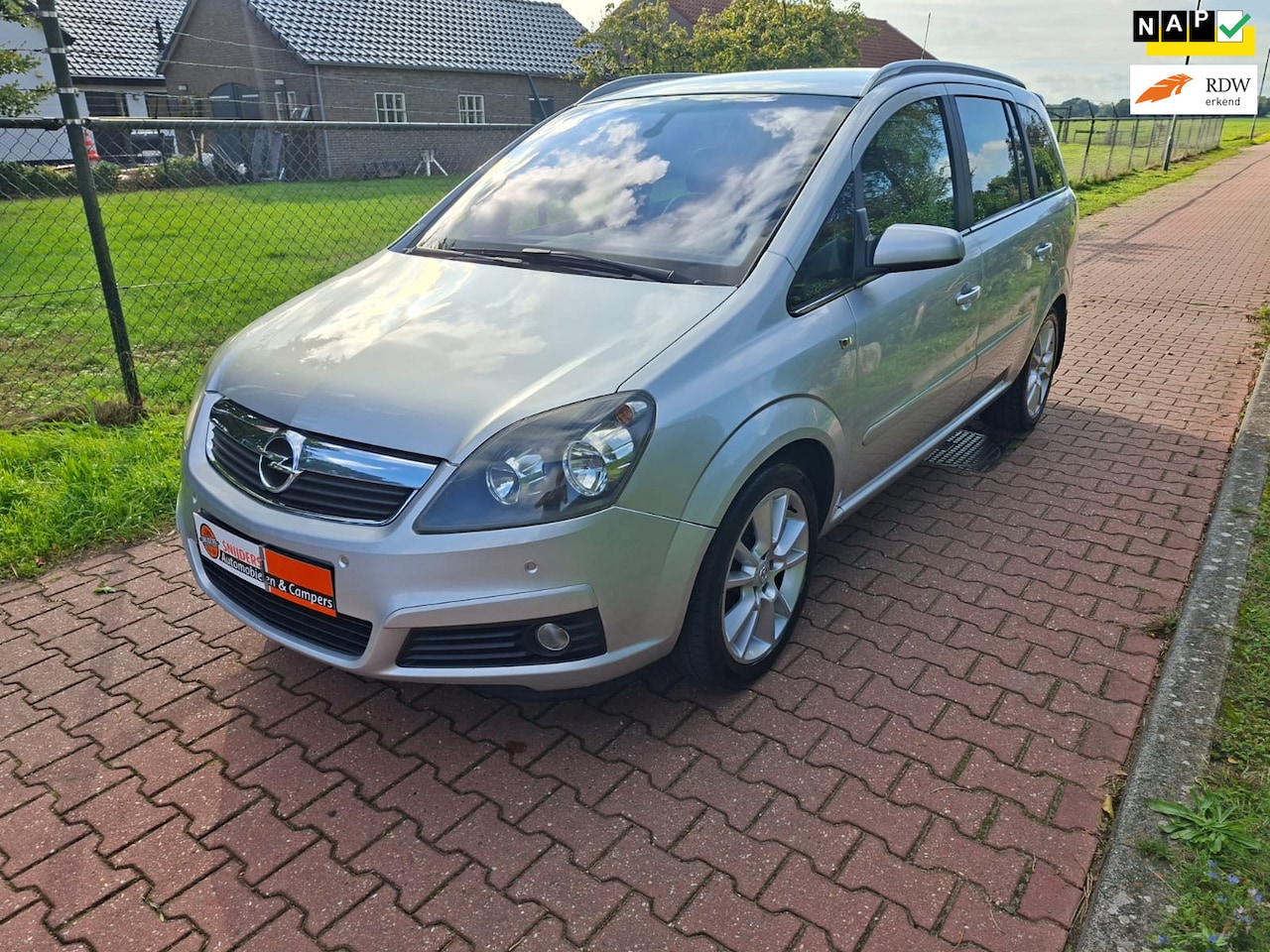 Opel Zafira - 2.2 Cosmo AUT NAP 7-Persoons APK! - AutoWereld.nl