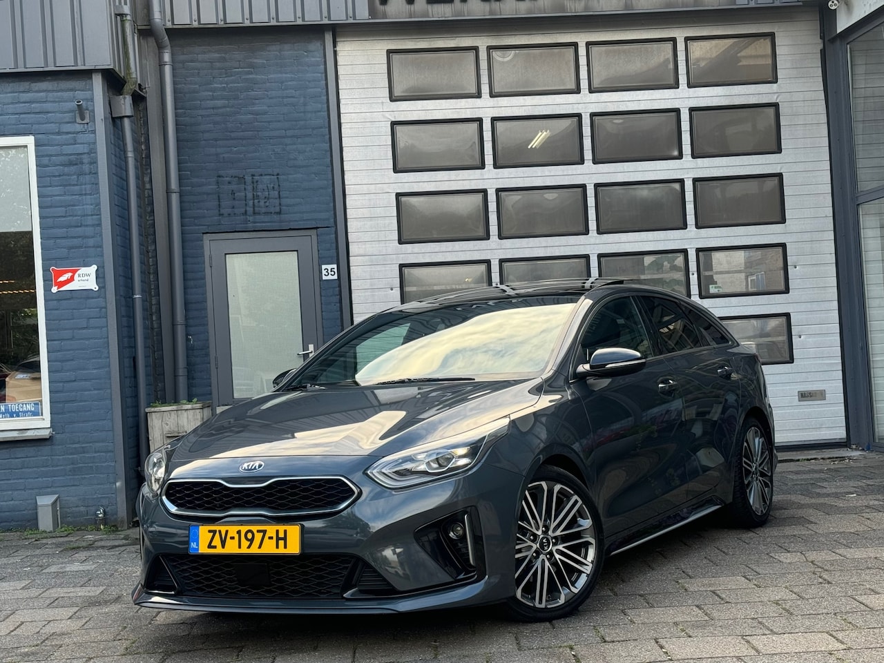 Kia Pro cee'd - 1.4 T-GDI GT-PlusLine | Clima | Camera | Pano | Automaat | N.A.P - AutoWereld.nl