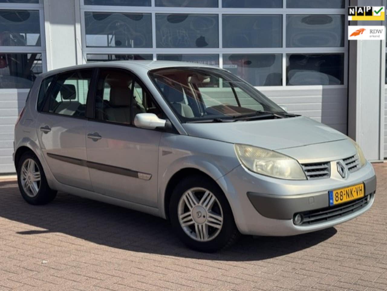 Renault Scénic - 2.0-16V Privilège Luxe - Nieuwe apk - Cruise - AutoWereld.nl