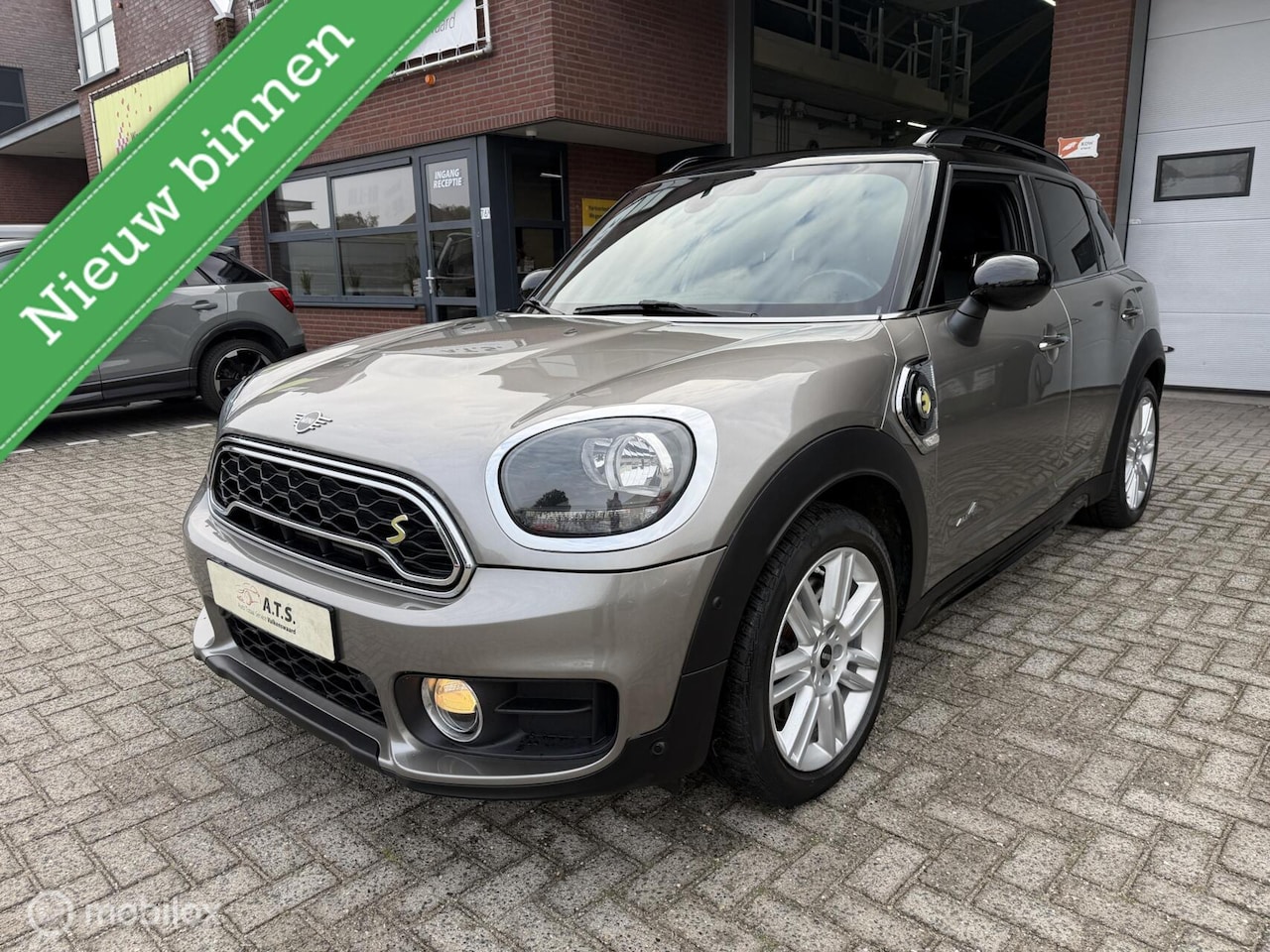 MINI Countryman - 1.5 Cooper S E ALL4 LEDER*NAVI*CRUISE*PDC* - AutoWereld.nl