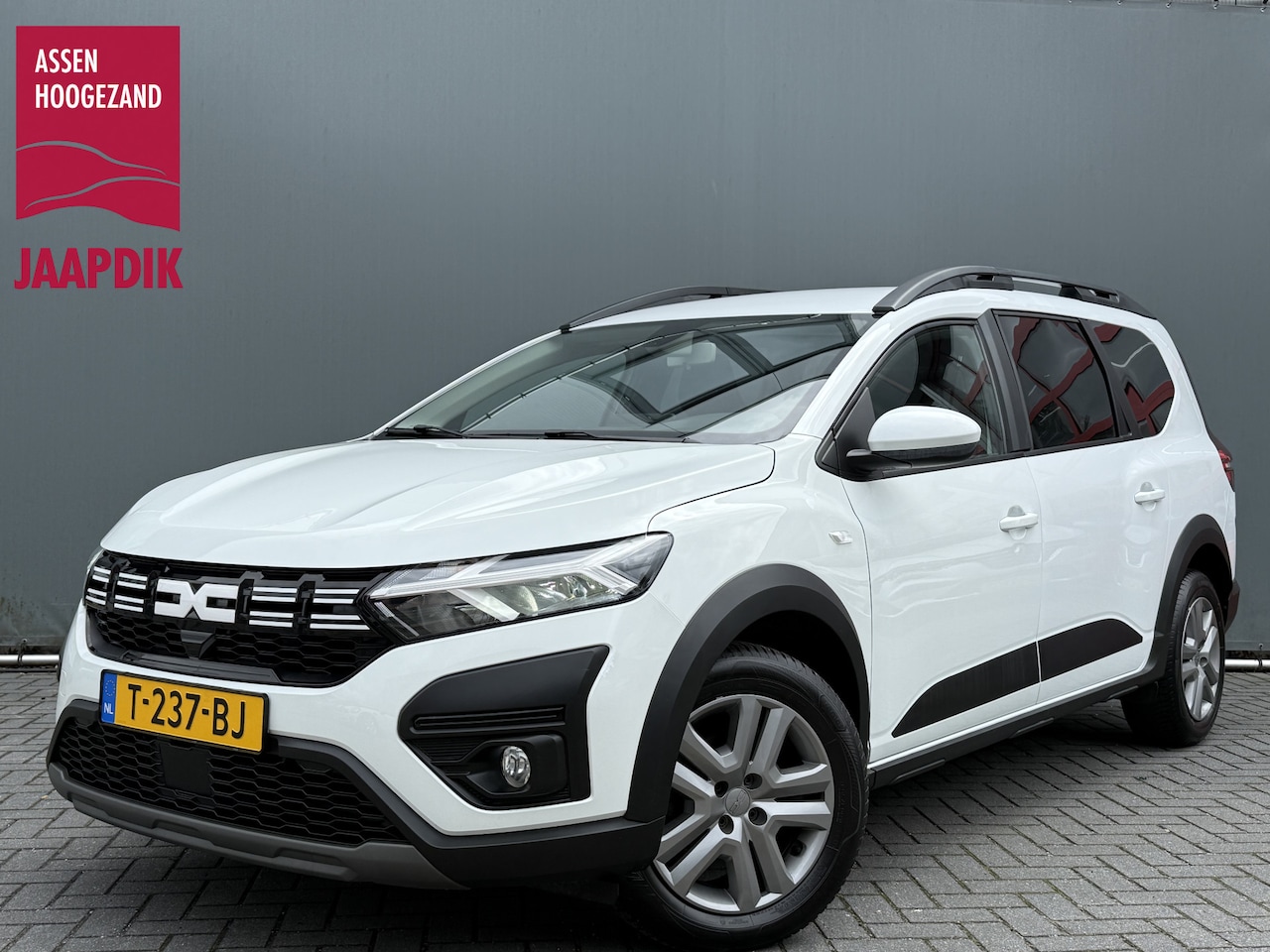Dacia Jogger - BWJ 2023 1.0 TCe 92 PK 100 ECO-G Expression 5p. NW APK FULL LED | CARPLAY + ANDROID | DAB - AutoWereld.nl