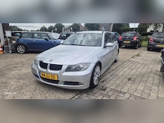 BMW 3-serie Touring - 320i High Executive