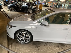 Volkswagen Golf - 1.5 TSI Style