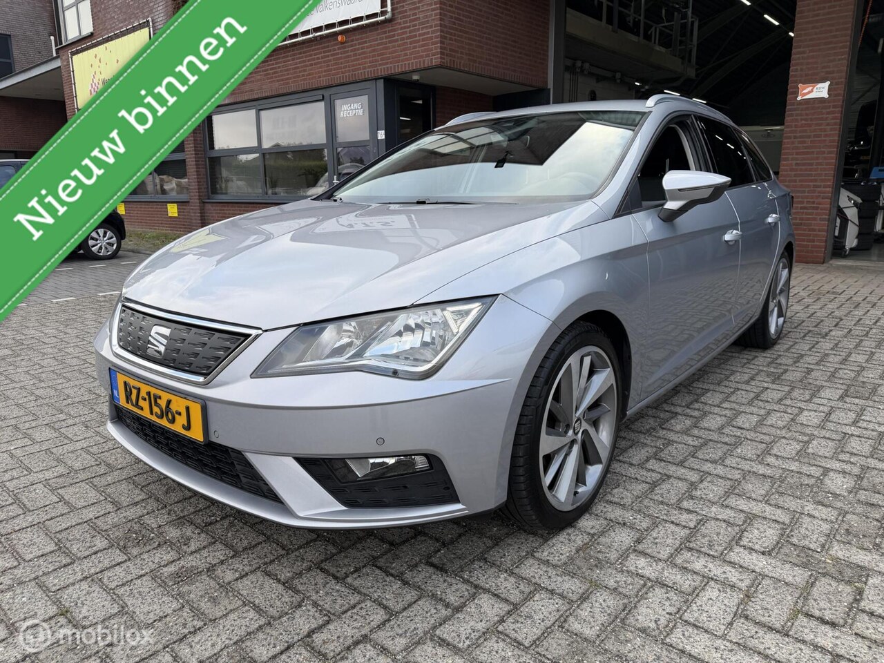 SEAT Leon ST - 1.0 EcoTSI Style Business Intense NAVI*CARPLAY* - AutoWereld.nl