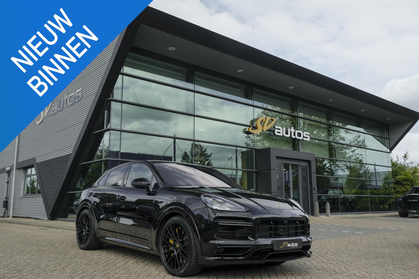 Porsche Cayenne Coupé - 4.0 V8 Turbo S 680pk E-Hybrid Panoramadak *SOH 89%* Keramisch *BTW* Massage Trekhaak Stoel - AutoWereld.nl