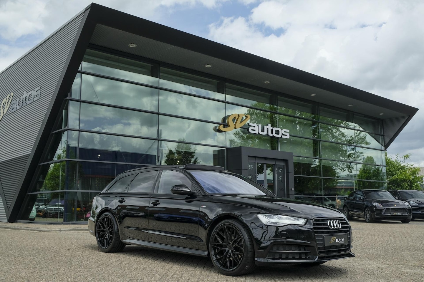 Audi A6 Avant - 1.8 TFSI 190pk S-Line Panoramadak Black edition Trekhaak Sportstoelen 20" LMV - AutoWereld.nl