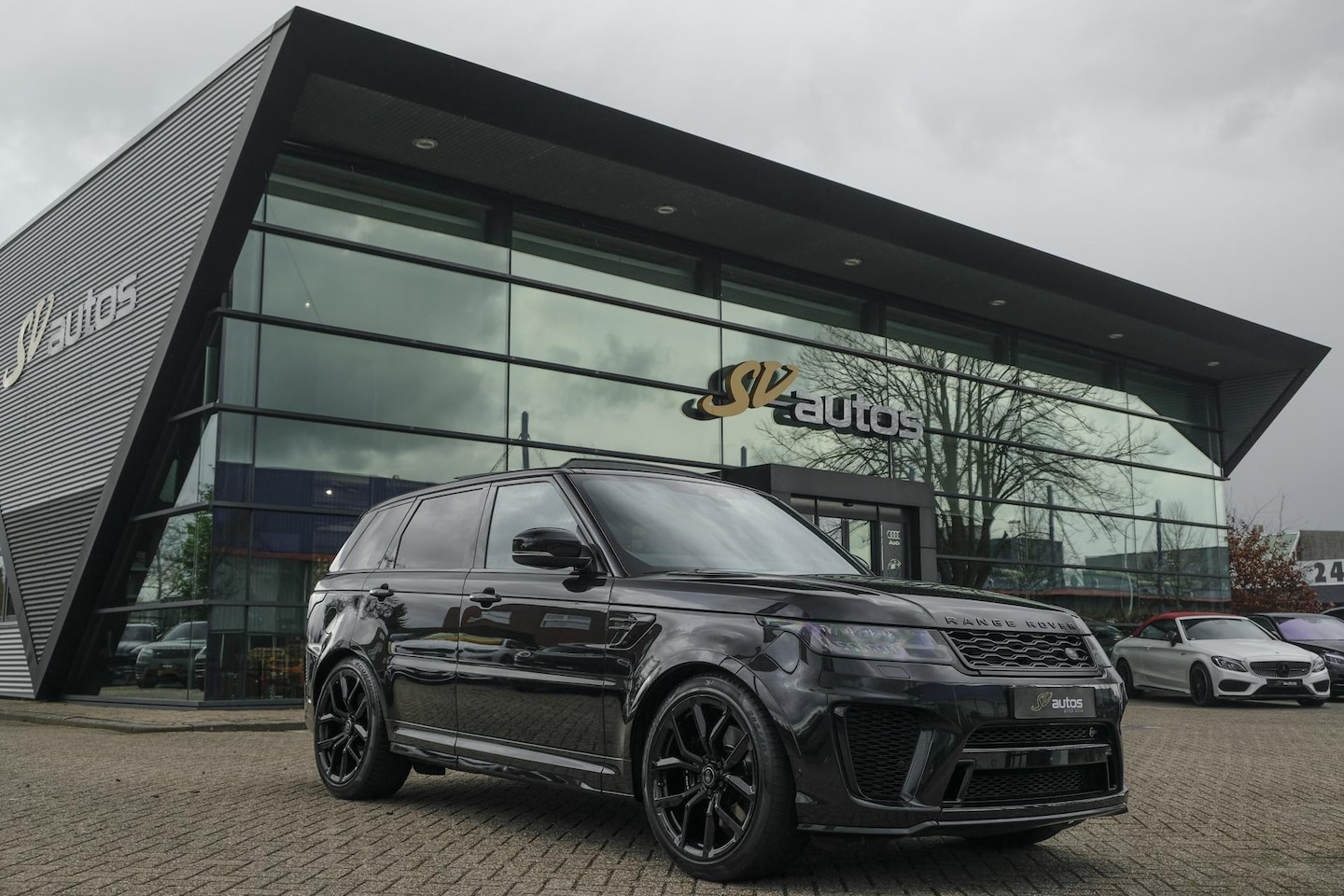 Land Rover Range Rover Sport - P575 SVR 575pk Panoramadak *BTW* Head-up Alcantara Schaalstoelen 22" LMV - AutoWereld.nl
