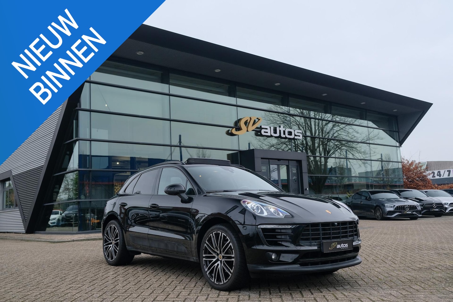 Porsche Macan - 2.0 T 252pk Panoramadak Luchtvering 18-weg Adaptieve Sportstoelen Trekhaak elektrisch 21" - AutoWereld.nl
