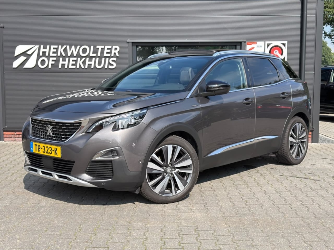 Peugeot 3008 - 1.2 PureTech GT Line | Panodak | Trekhaak | Camera | Keyless - AutoWereld.nl