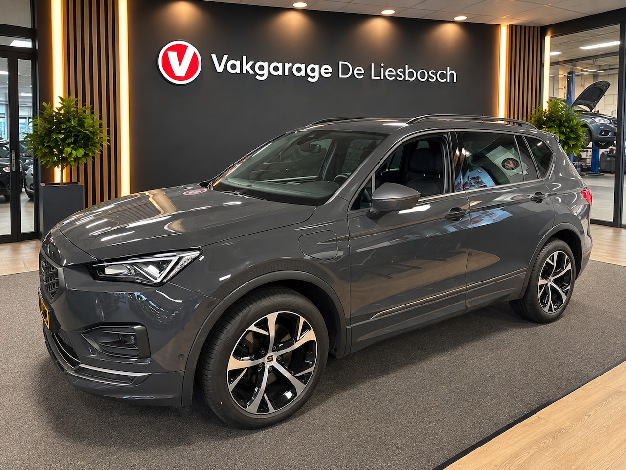 SEAT Tarraco - 1.4 TSI e-Hybrid PHEV FR / leer / navi / camera / pano / trekhaak / apple carplay - AutoWereld.nl