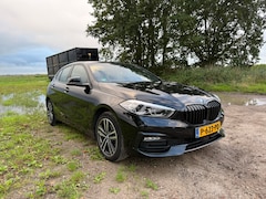 BMW 1-serie - 118i High Executive | NAP | M-Pakket | Carplay | Camera |