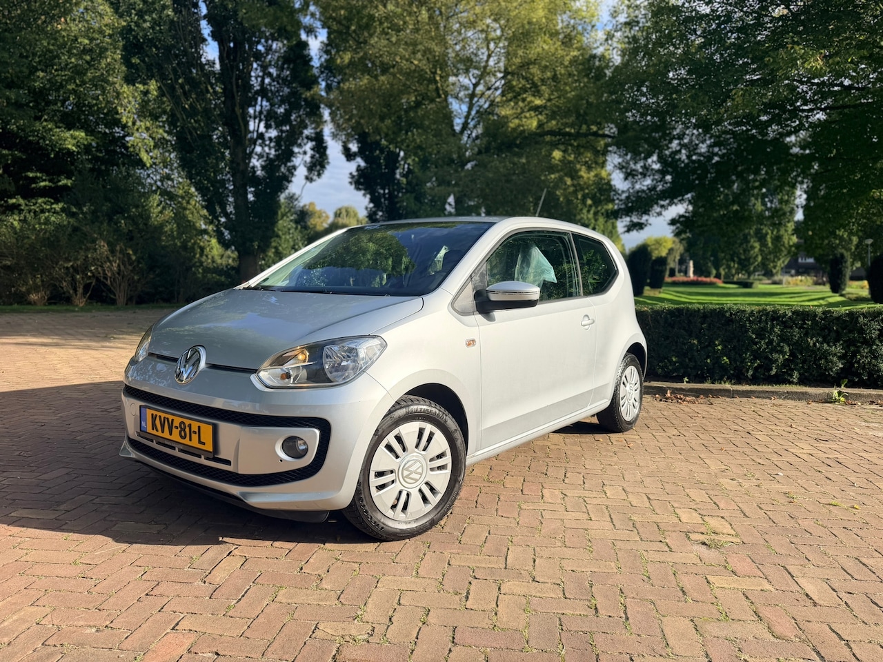 Volkswagen Up! - 1.0 High! Bluemotion | Luxe uitvoering | CNG | PDC | 1e Eigenaar - AutoWereld.nl