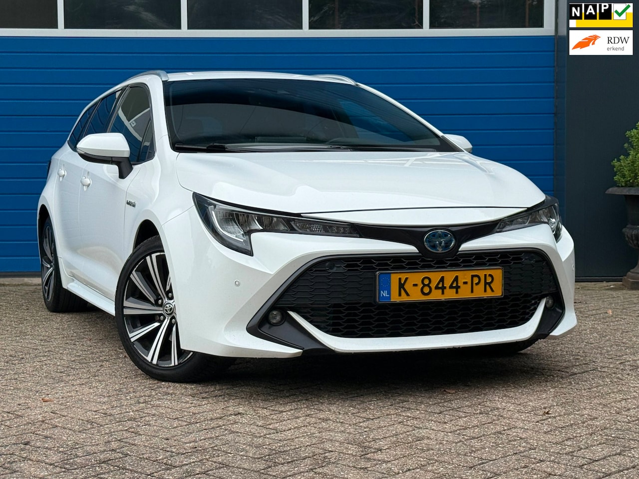 Toyota Corolla Touring Sports - 2.0 Hybrid Business Plus|Apple CarPlay - AutoWereld.nl