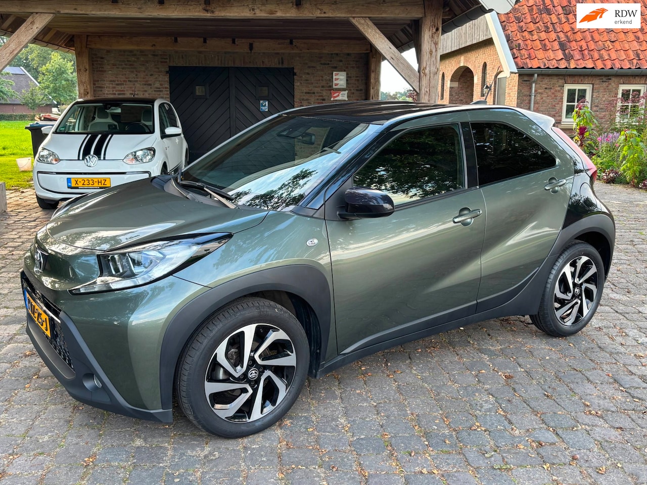 Toyota Aygo X - 1.0 VVT-i MT 1.0 VVT-i MT Nieuwstaat - AutoWereld.nl