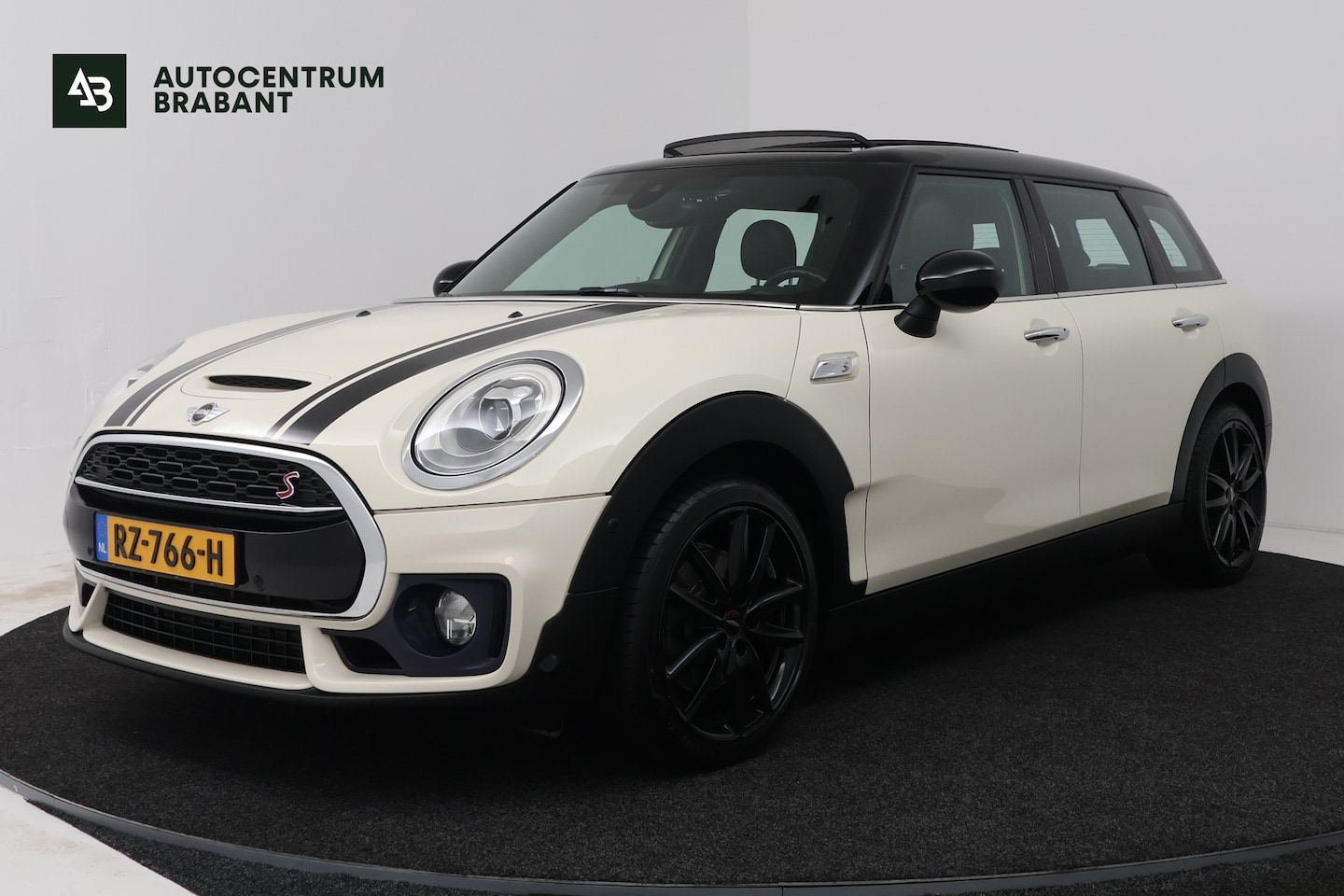 MINI Clubman - 2.0 Cooper S Chili Serious Business (PANORAMADAK, STOELVERWARMING, SFEERVERLICHTING, PARKE - AutoWereld.nl