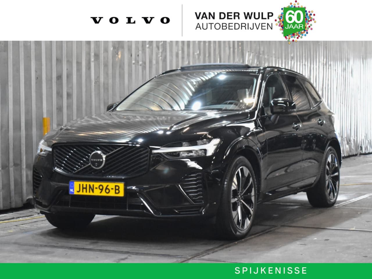 Volvo XC60 - T6 350pk AWD [Facelift] Ultra Dark | Trekhaak | Luchtvering | 360 | Schuifdak - AutoWereld.nl