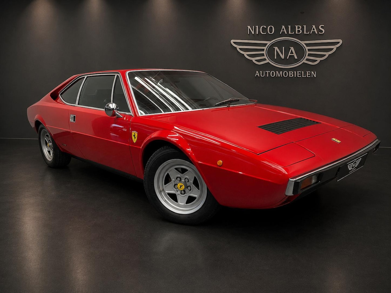Ferrari Dino - 208 GT4 2+2 Coupé - AutoWereld.nl