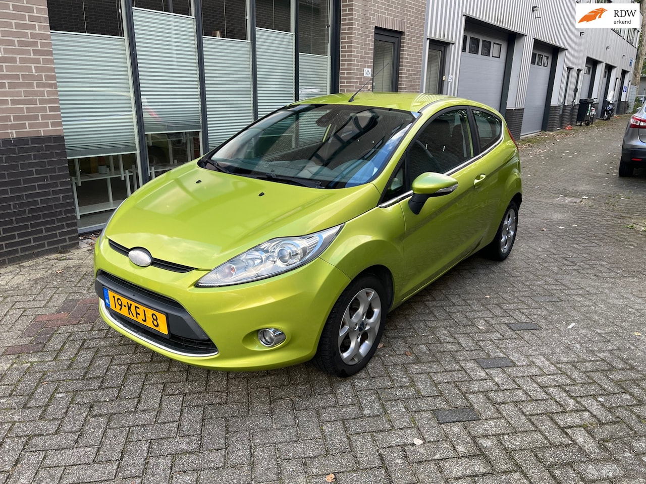 Ford Fiesta - 1.6 TDCi Titanium! Airco! Euro 5! 229 DKM NAP! - AutoWereld.nl