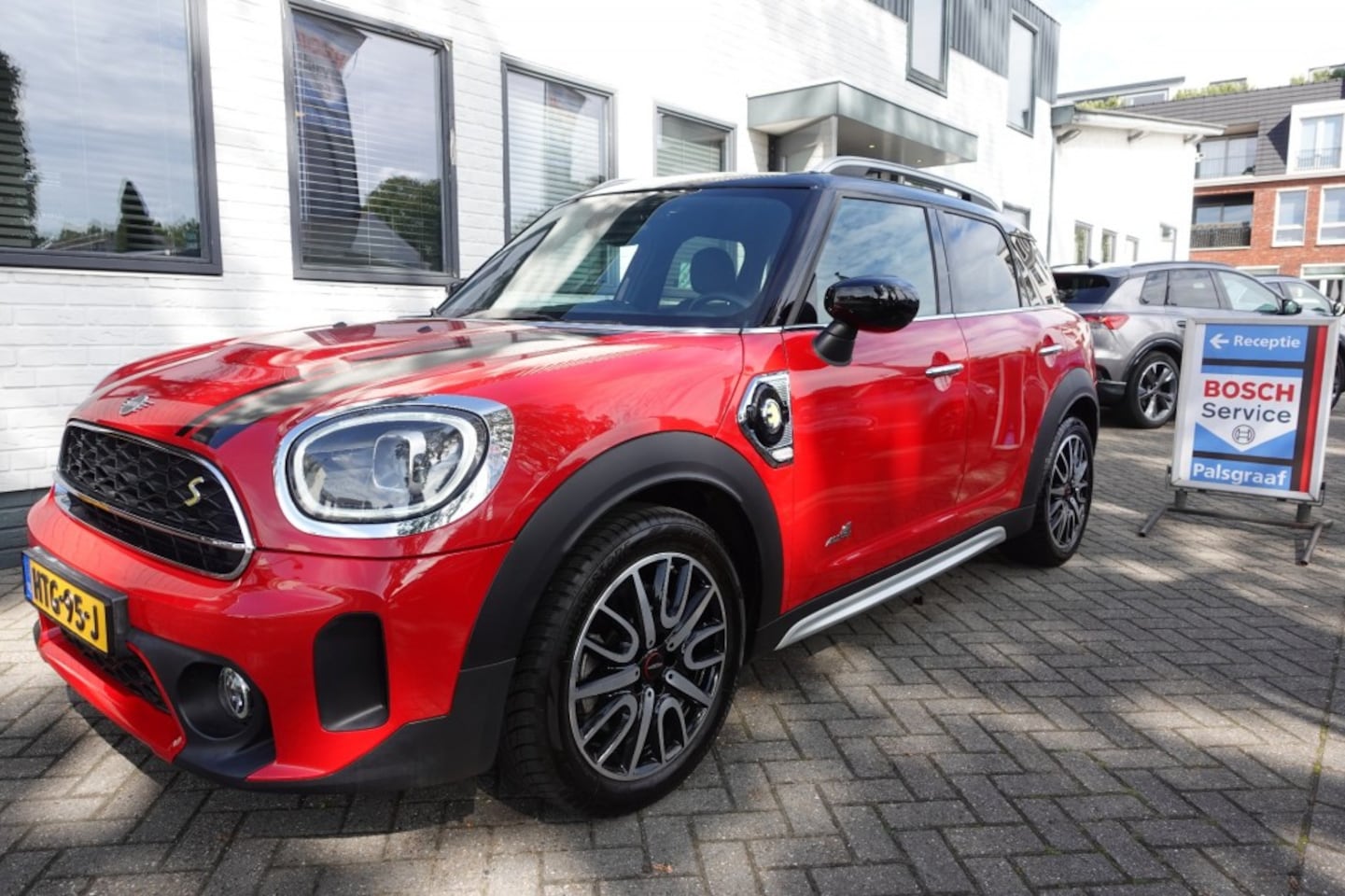 MINI Countryman - 2.0 CO.S E ALL4 CHILI PLug In Hybrid  JCW Wheels - AutoWereld.nl