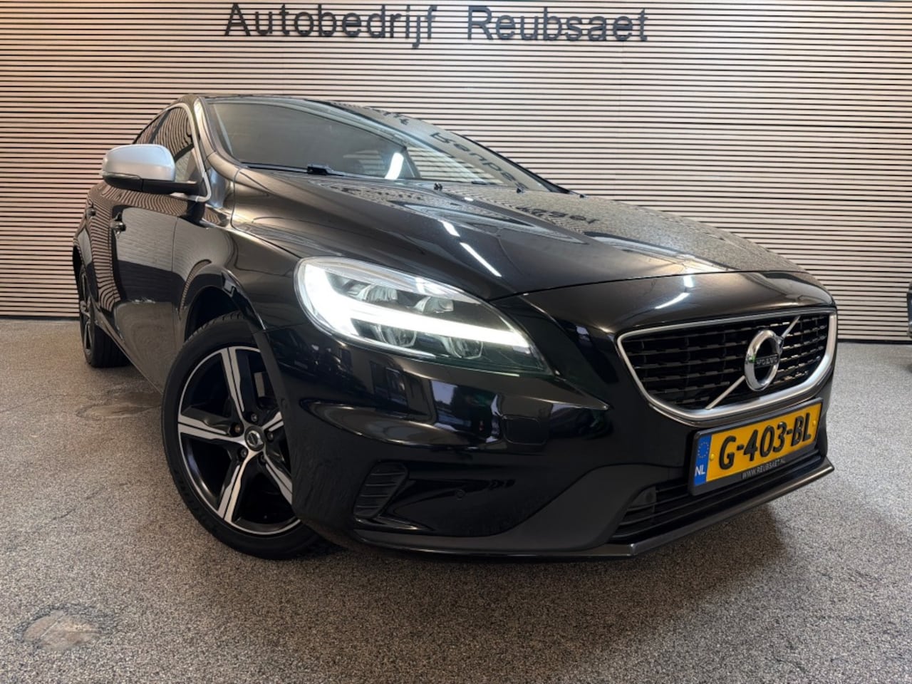 Volvo V40 - 1.5 T3 R-Design Nap Panodak Clima Navi Cruise Stoelverw, Incl 12Mnd Garantie - AutoWereld.nl