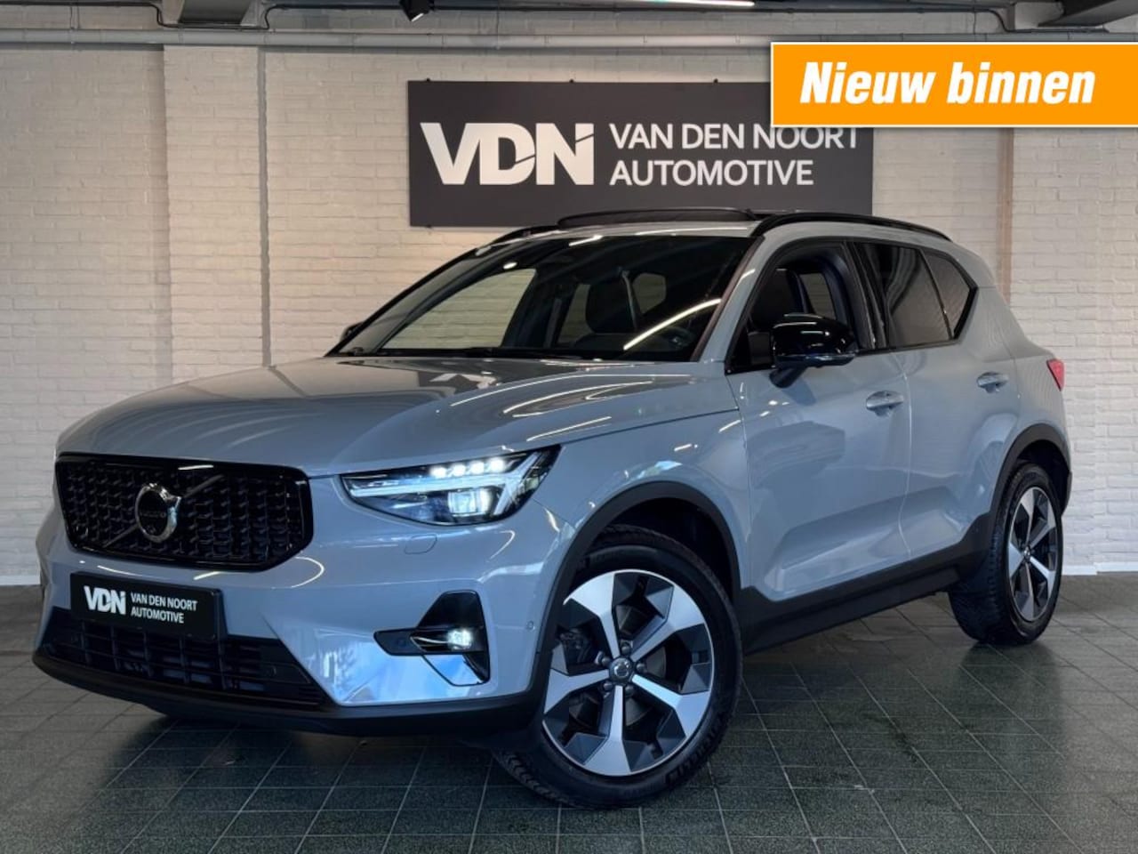 Volvo XC40 - 2.0 B4 Plus Dark 2WD Pano 360cam H/K Memory 19'' - AutoWereld.nl