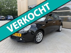 Alfa Romeo Giulietta - 1.4 Turbo 5DRS|Airco|Parkeersensoren|Clima|Nieuwe APK