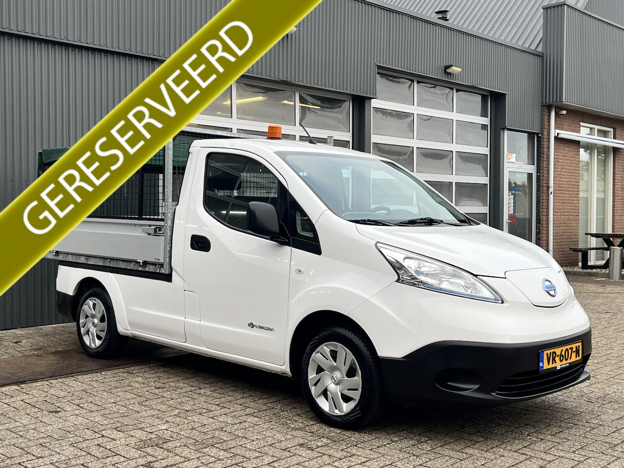 Nissan e-NV200 - 24kWh 100% electrische Pick-up Openlaadbak Airco Cruise controle Telefoonverbinding 2-Pers - AutoWereld.nl