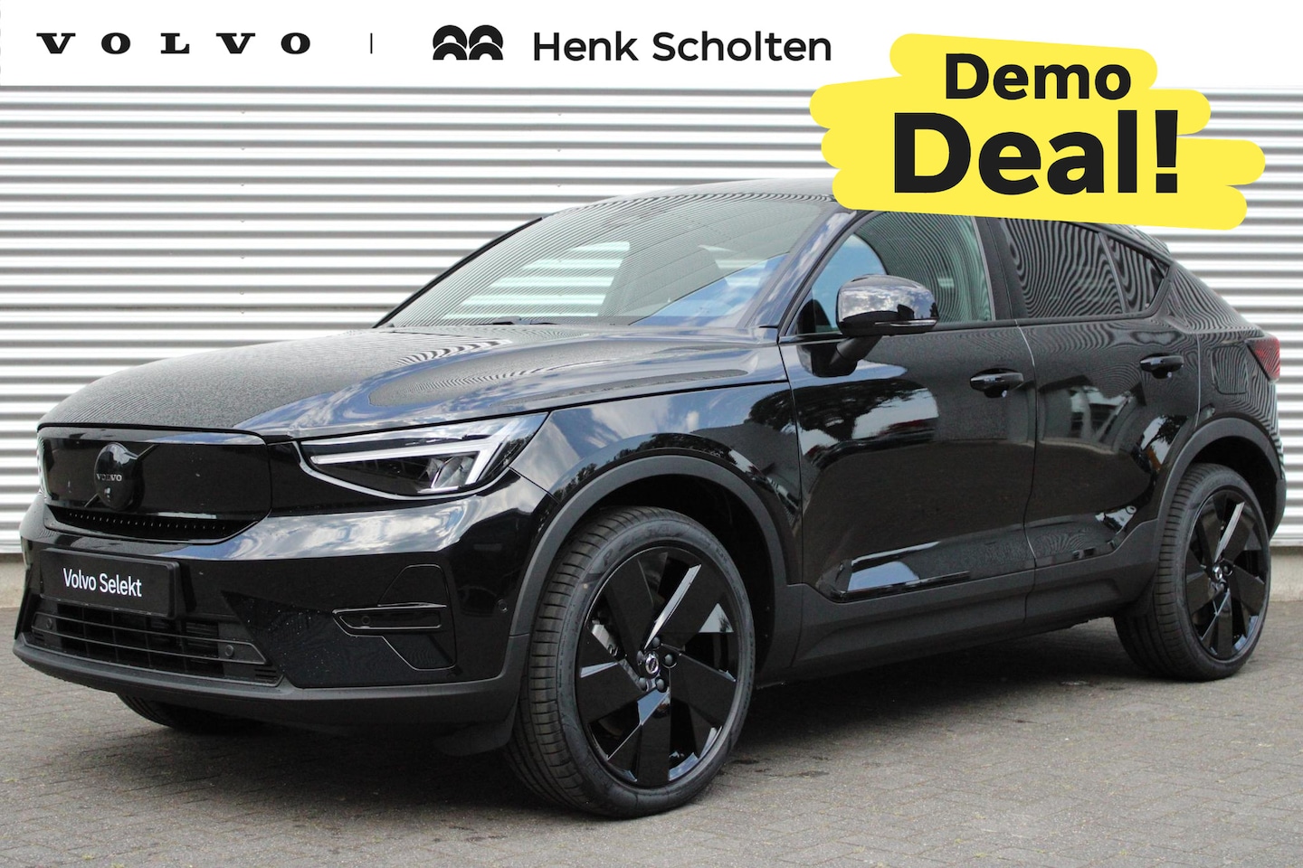 Volvo EC40 - Twin Motor Ultra Black Edition Europa 82 kWh | Demo deal | Visual Park Assist met 360° Cam - AutoWereld.nl