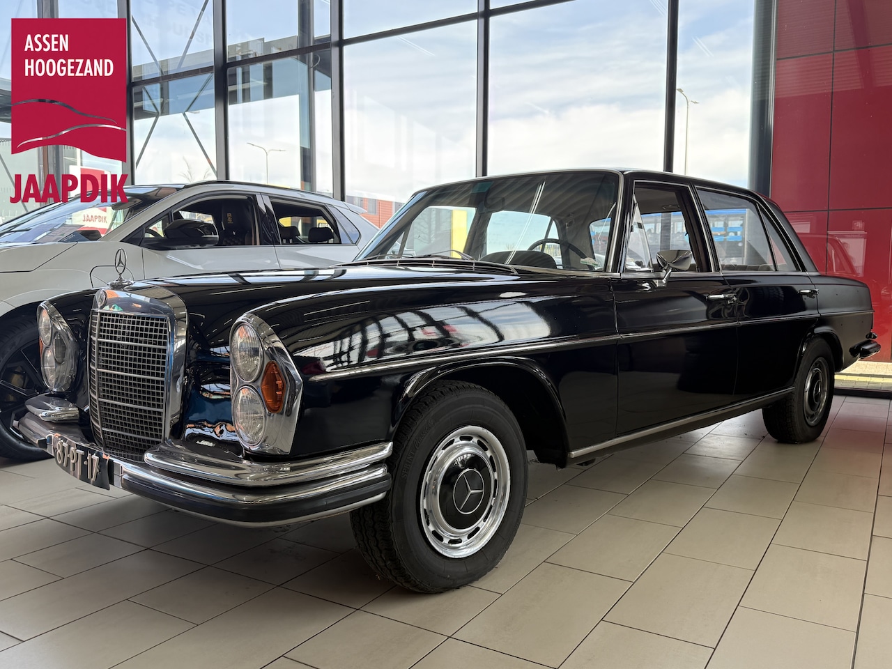 Mercedes-Benz 280 - SEL BWJ 1972 3.5 V8 200 PK STUURVERSNELLING ZELDZAAM SLECHTS 638 VAN GEBOUWD ! - AutoWereld.nl