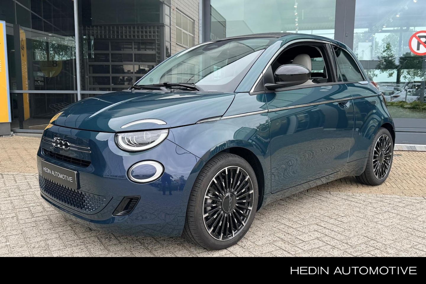 Fiat 500 - 1.0 Hybrid La Prima | Panoramadak | Leder | Stoelverw. | Navigatie | Camera | Climate Cont - AutoWereld.nl