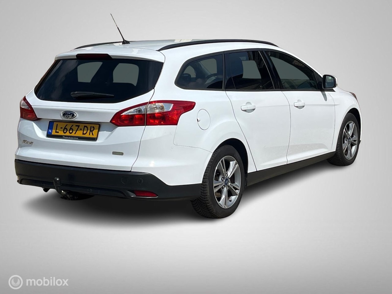 Ford Focus Wagon - 1.0 EcoBoost met Trekhaak, APK, 6-bak - AutoWereld.nl