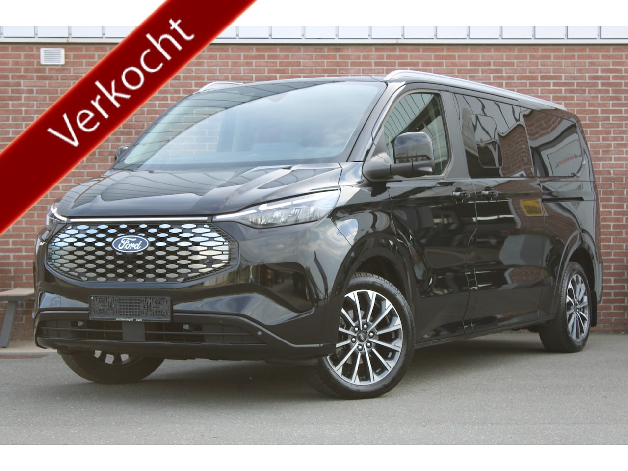 Ford Tourneo Custom - 340 L2 Titanium X 65 kWh 8-Persoons |B&O|TREKHAAK|ELEK-STOEL+DEUREN| - AutoWereld.nl