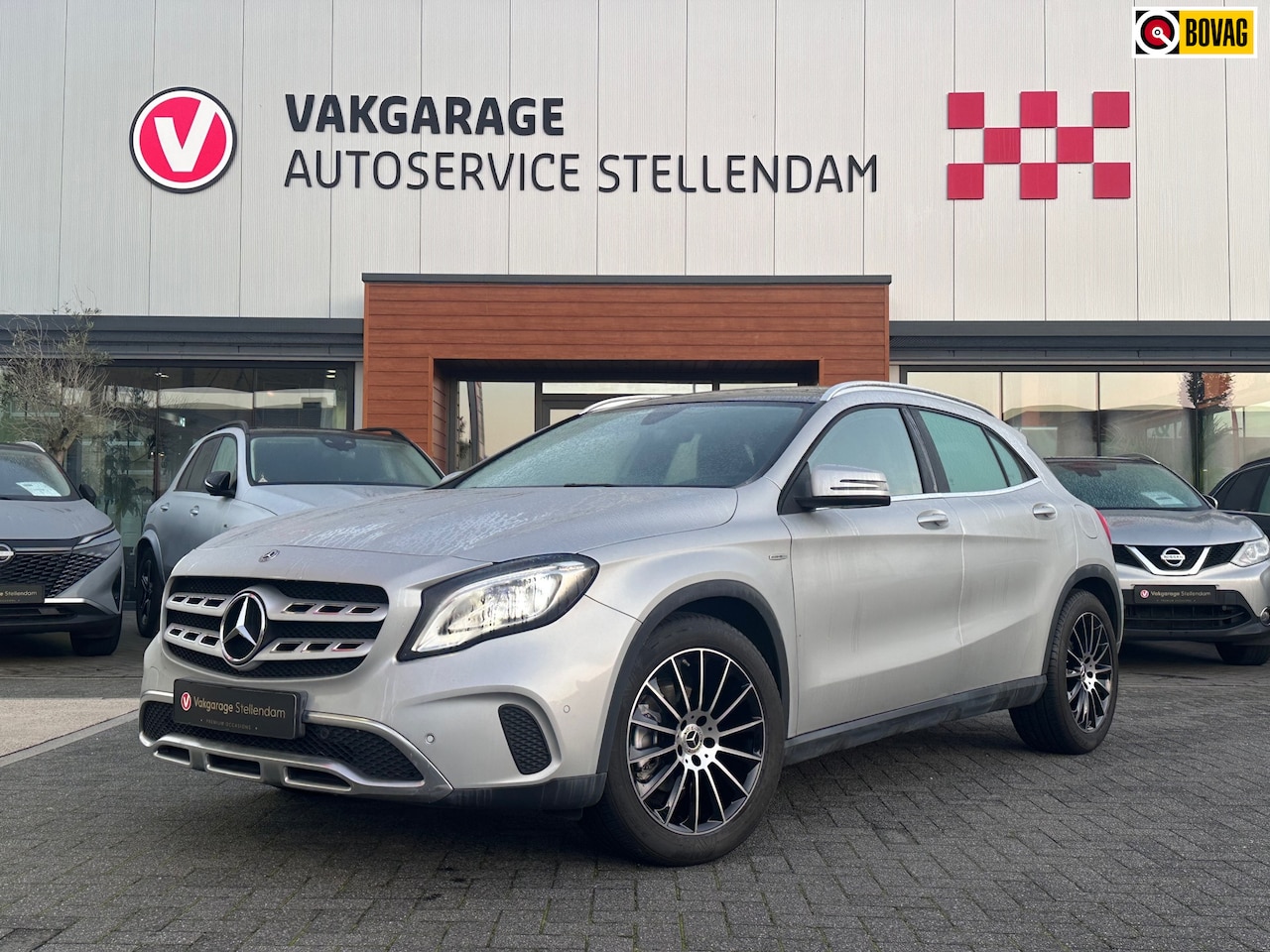 Mercedes-Benz GLA-Klasse - 180 Business Solution AMG|Panoramadak|Stoelverw|Camera|Cruise Control - AutoWereld.nl