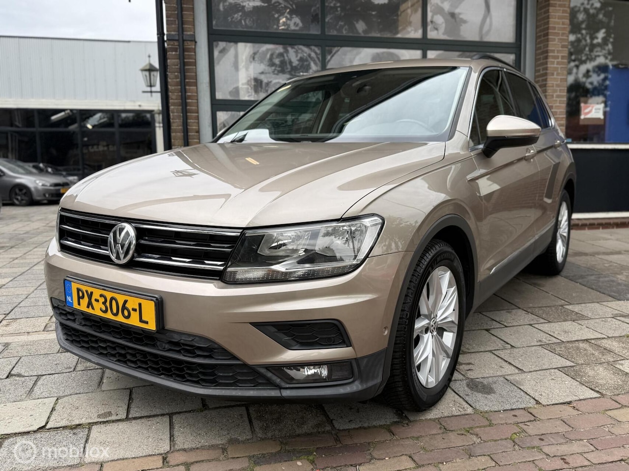 Volkswagen Tiguan - 1.4 TSI ACT Automaat | Camera | Trekhaak | CarPlay - AutoWereld.nl