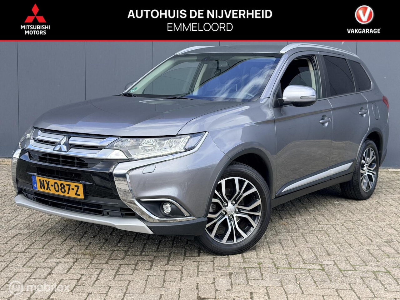 Mitsubishi Outlander - 2.0 Executive Edition|7 persoons | trekhaak| carplay| - AutoWereld.nl