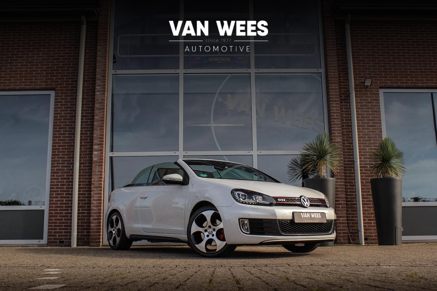 Volkswagen Golf Cabriolet - 2.0 TSI GTI | 2e eigenaar | DSG | Xenon | Stoelverwarming | Climatronic | Cruise control | - AutoWereld.nl