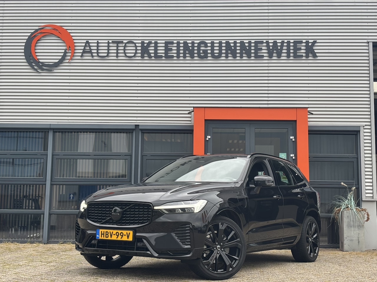 Volvo XC60 - 2.0 T6 Plug-in hybrid AWD Plus Black Edition Long Range / Google Maps Navi / Camera / Alls - AutoWereld.nl