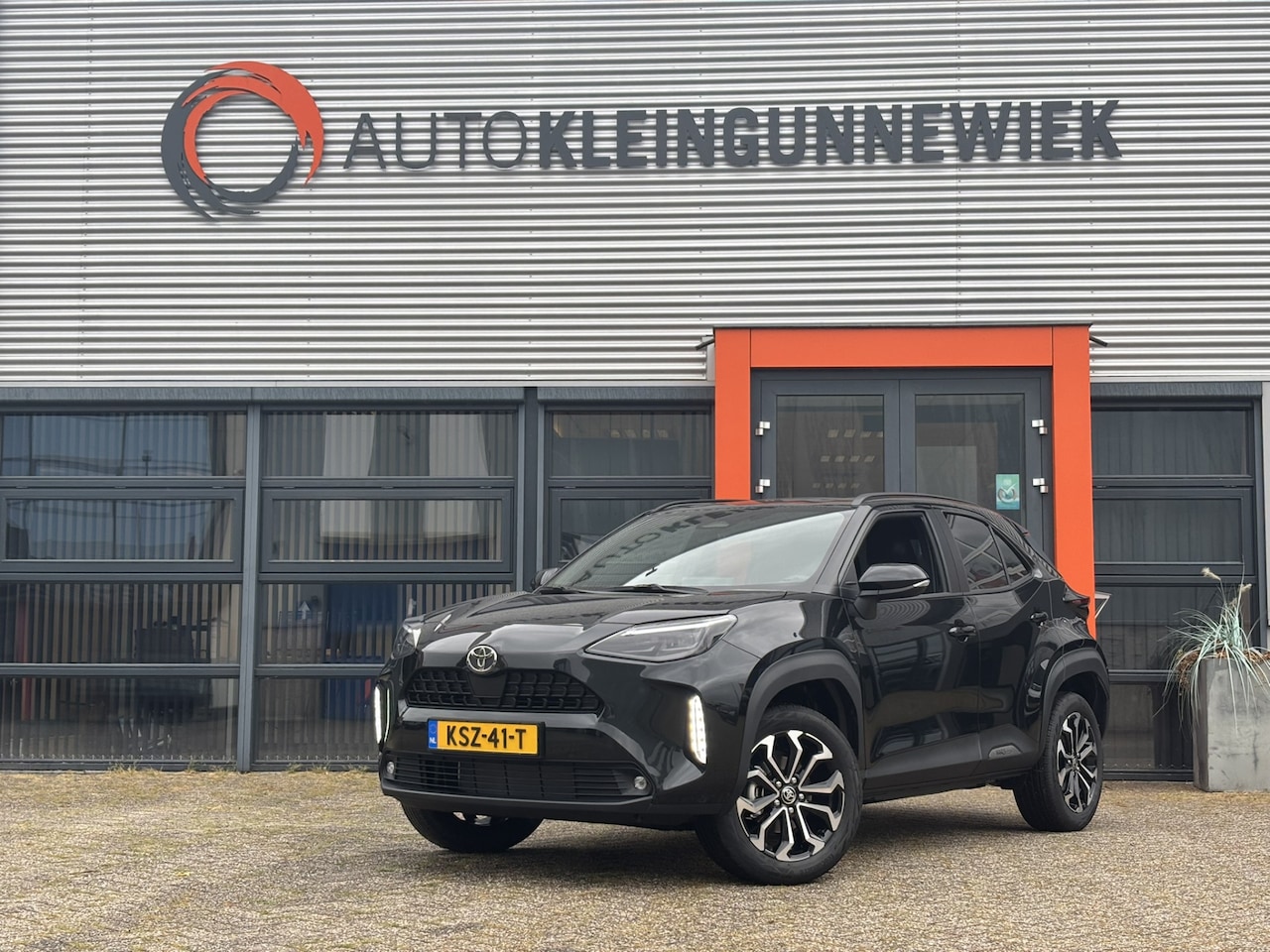 Toyota Yaris Cross - 1.5 Hybrid 130 Dynamic / 100% Nieuw / Applecarplay/Android Auto / Stoel, Stuur & Voorruitv - AutoWereld.nl