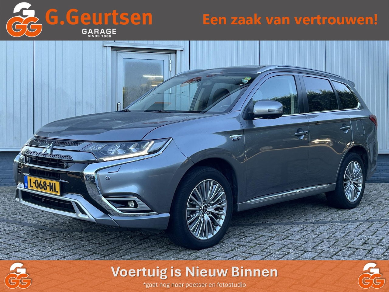 Mitsubishi Outlander - 2.4 PHEV Intense+ Schuif/Kanteldak, Keyless, 360Camera, Cruise Control - AutoWereld.nl