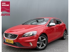 Volvo V40 - BWJ 2015 2.0 D2 120 PK R-Design Business NW APK | R-DESIGN | STOELVERW. | TREKHAAK | NAVI