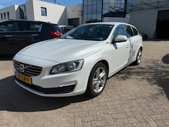 Volvo V60 - 2.4 D5 Twin Engine Lease Edition Bj 2016 BTW Auto prijs incl BTW