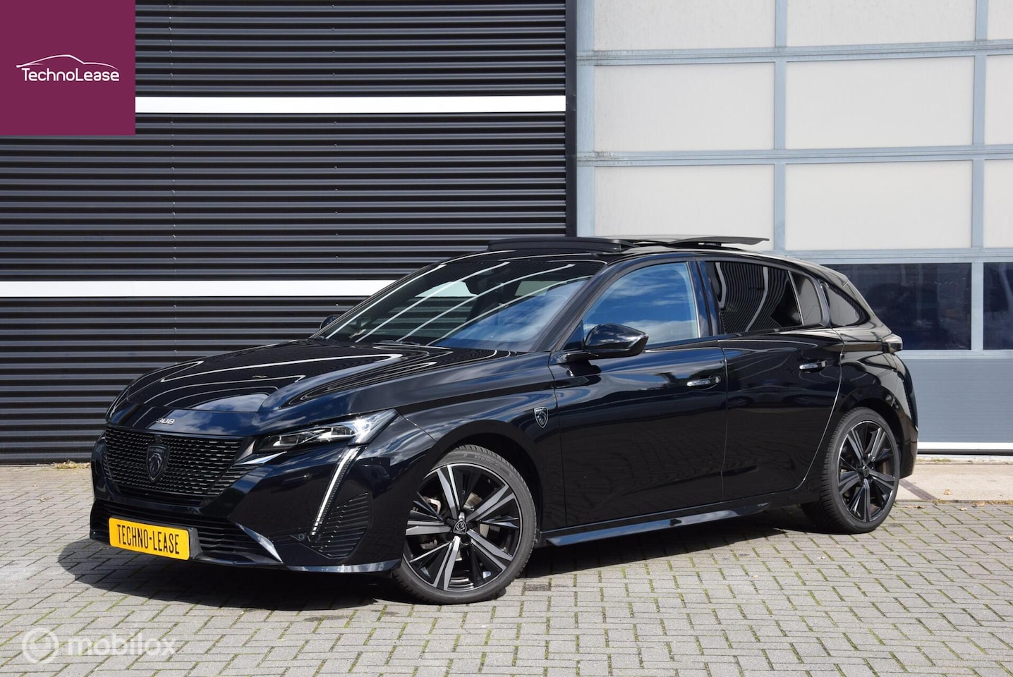 Peugeot 308 - 1.2 PureTech GT Pack Business Pano Drive Assist Matrix LED - AutoWereld.nl