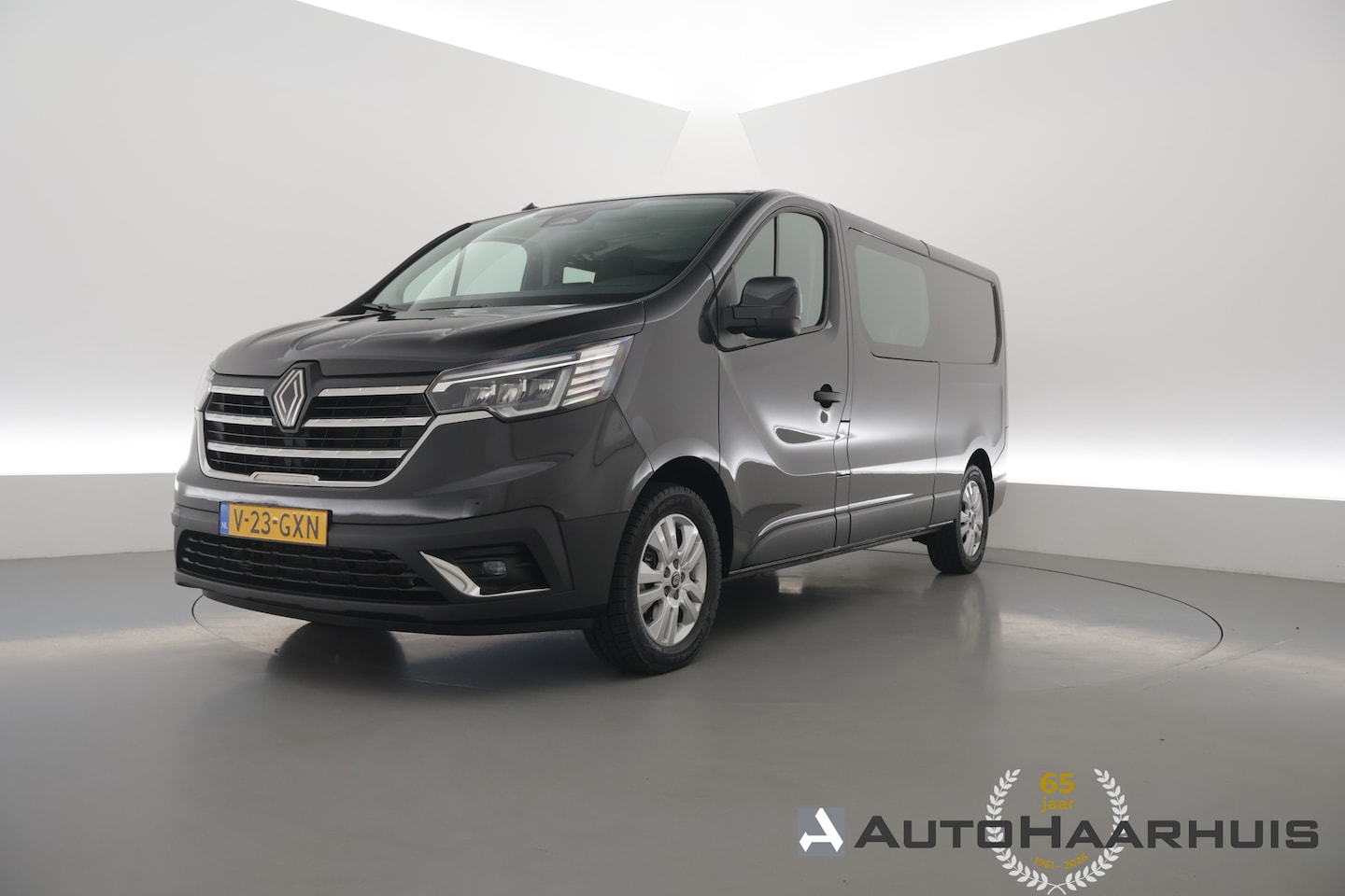 Renault Trafic - 2.0 dCi 130pk L2H1 | Advance | Dubb. Cab. | Navi | Camera | Cruise | LM velgen - AutoWereld.nl