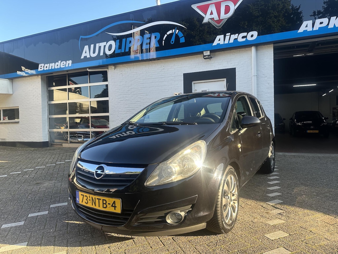 Opel Corsa - 1.4-16V '111' Edition /Nieuwe apk bij aflevering/Airco/Lm velgen/All season banden. - AutoWereld.nl