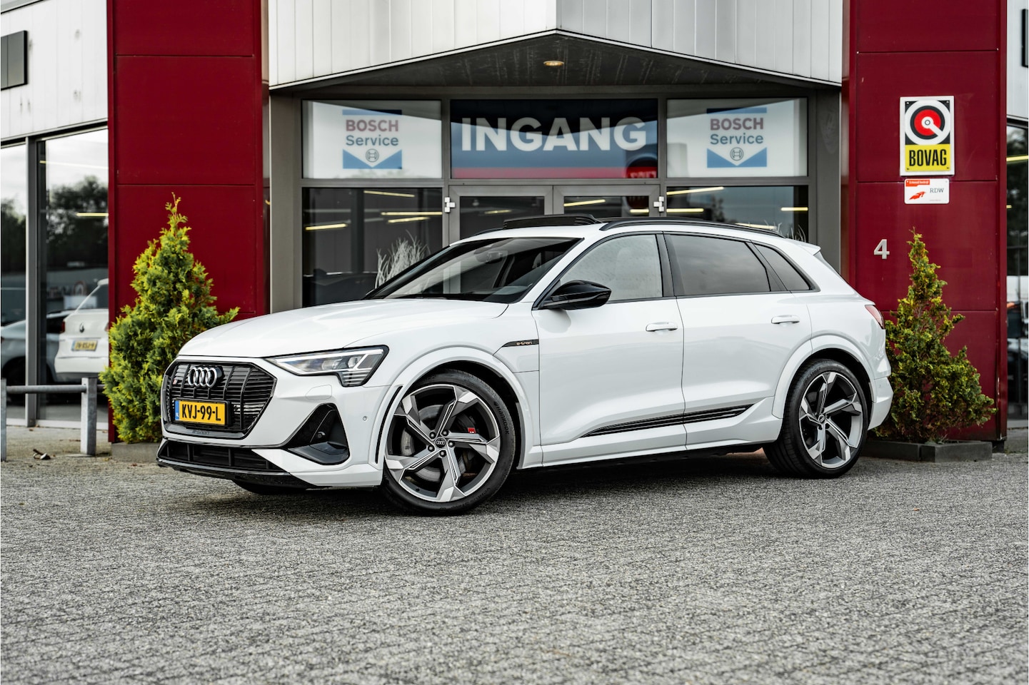 Audi e-tron - S Quattro 95 kWh 503PK | ACC | TREKHAAK | HUD | 114.000.- NW PRIJS | B&O | RS Stoelen - AutoWereld.nl