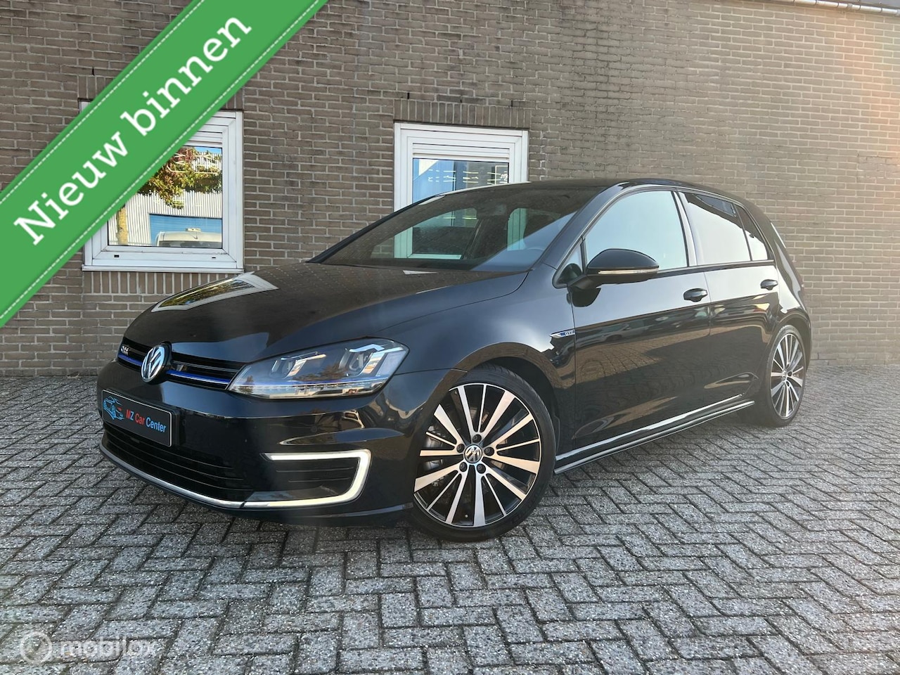 Volkswagen Golf - 1.4 TSI GTE| Automaat| Camera| Sensoren| NAP - AutoWereld.nl